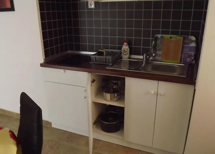 Holidays 5 Apartment Split